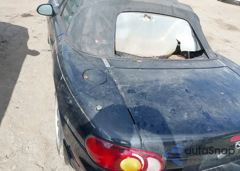 1999 Mazda Mx-5 Miata Leather Pkg/Popular Equipment Pkg/Sports Pkg/Touring Pkg z USA, uszkodzony, nr VIN JM1NB3530X0105944